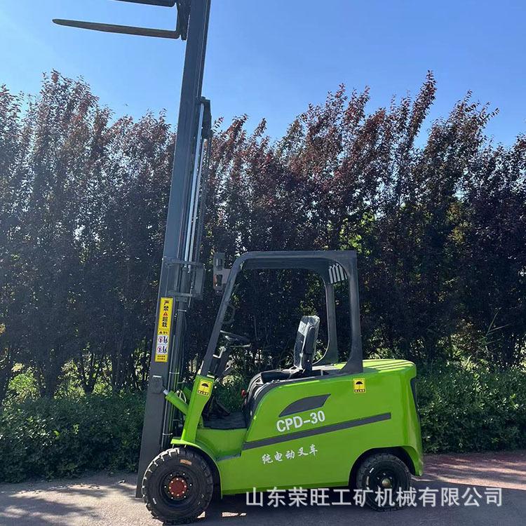 电动叉车