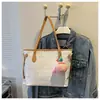 Bolsa de Ombro Grande Capacidade Estilo Coreano com Pingente Feminina 2023 Nova para o Trabalho Simples Casual Cor Sólida Bolsa de Mão Simples