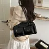 El popular bolso de mano retro cuadrado pequeño de este año para mujer es el nuevo modelo de verano 2026, un bolso de hombro de color liso texturizado adecuado para ir al trabajo y como bolso de axila.