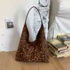 Bolso de Hombro Transfronterizo de Gamuza Estampado de Leopardo para Mujer, Gran Capacidad, Nuevo Estilo Vintage 2026, Bolso Tote de Alta Gama
