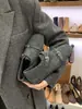 Nuevos zapatos de cuero pequeños estilo británico para mujer de otoño e invierno con aumento interno de altura, forro de felpa, puntera cuadrada retro y suela gruesa, mocasines