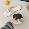 Chanclas Negras Antideslizantes de Suela Gruesa Estilo Francés para Verano, Nuevo Modelo 2026, Versátiles con Faldas, Sandalias