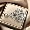Broche Cabeça de Ovelha Novo 2026, Broche Bicolor Dourado e Prateado Vintage Cravejado de Diamantes para Venda Transfronteiriça, Acessório de Alfinete Versátil para Homens e Mulheres em Estilo Europeu e Americano