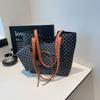 Bolsa Feminina Tendência 2025 para o Dia a Dia, Bolsa de Ombro Fashion com Grande Capacidade, Bolsa Tote com Laço, Bolsa de Braço Estampada