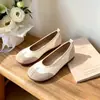 Zapatos casuales versátiles de suela blanda cómodos de punta dividida pezuña de cerdo para mujer, zapatos planos bajos sin cordones para el commuting de otoño