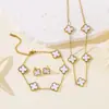 Colar com Pingente de Flor de Quatro Folhas em Aço Titânio Não Desbota, Dupla Face, para Mulheres, Moderno e Elegante, Corrente de Clavícula Leve de Luxo, Celebridade da Internet, Pulseira, Venda por Atacado