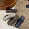 Chanclas Chuyuji retro de suela gruesa para mujer, adecuadas para usar al aire libre, sandalias planas de playa versátiles estilo vacacional de verano 2026