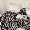 Manta de punto para sofá con estampado de cebra, clase A, de terciopelo de medio lado, para el almuerzo, decoración de cama, toalla para el final de la cama, manta de terciopelo suave
