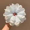 Elástico de Cabelo Floral Suave Que Realça Seu Visual, Scrunchie Grande de Quatro Camadas para Mulheres, Adequado para Prender o Cabelo em um Coque ou Rabo de Cavalo Baixo