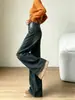 Calça jeans solta, levemente flare, para mulheres, nova coleção de outono, apresentando um design retro americano, acabamento lavado e desgastado, e um estilo de cintura alta e perna larga.
