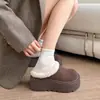 2024 Outono e Inverno Nova Moda Mocassins Chinelos Casuais de Bico Fechado Couro Macio Solado Grosso Aumento de Altura Sapatos Femininos Modernos Forro Simples de Algodão