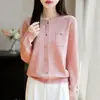 Cardigan de Lã com Bolsos de Franja Estilo Coreano Suéter de Gola Redonda Roupas Femininas Outono e Inverno Atacado Guangzhou Shisanxing Roupas Femininas
