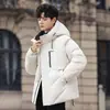 Nueva chaqueta de plumón de invierno para hombre, elegante y moderna, con capucha y mangas desmontables, perfecta para hombres jóvenes y estudiantes, rellena con 90% de plumón de pato blanco