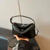 Bolsa de Mão Super Popular para Escritório para Mulheres, Nova Tendência Primavera/Verão 2026, Bolsa de Ombro Transversal Exquisita de Alta Qualidade para o Dia a Dia
