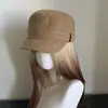 Gorra de béisbol retro estilo coreano de algodón y lino, tamaño grande para la cabeza, visera plana para mujer, moda de primavera y otoño, versátil con remaches, hace que la cara se vea más pequeña, sombrero de equitación