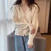 Vestuário Feminino Primavera Outono 2026 Estilo Coreano Suéter Curto de Tricô Solto Peça Externa Feminina Cardigan de Tricô com Decote V Moda Top Estilo Coco