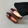 Outono 2026 Novos Sapatos Elegantes para Mulheres de Meia-Idade com Sola Macia, Bico Redondo, Altura Baixa Aumentadora, Mocassins, Salto Anabela, Sapatos Individuais para Mulheres