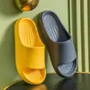 Sandalias y pantuflas talla grande hombres pisando excremento suela suave amantes red social antideslizantes resistentes a la suciedad transpirables sandalias y pantuflas mujeres venta al por mayor