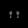 Pendientes Vintage de Rosa Blanca Parisina, Clips para Orejas sin Perforar para Mujer, Diseño de Nicho, Pendientes Elegantes y Versátiles