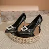 Sapatos de Salto Alto Quadrados de Couro Patentado Francês para Mulheres Petite com Plataforma Pés Não Cansados Salto Agulha Camada Única Versátil para Todas as Ocasiões Sapatos de Socialite para Mulheres