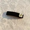 Nuevo clip de flor de perla simple flor de cuatro pétalos de diamantes de imitación clip para flequillo clip lateral para cabello suelto femenino clip para rotura de flock
