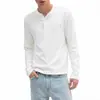 Camiseta de manga longa canelada, estilosa e resistente, com urso mágico para homens, adequada para o trajeto diário, com corte regular e gola Henley