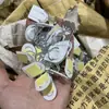 Ganchos Adesivos Fortes, Ganchos Festivos, Ganchos Pegajosos, Ganchos para Pendurar Branco e Vermelho, Ganchos em Forma de U Flor de Ameixa, Ganchos em Forma de U Flor de Ameixa Vermelhos em Atacado