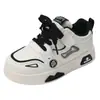 Zapatos casuales de piel para niños mayores, zapatillas deportivas con suela ligera para niños estudiantes, nuevos zapatos deportivos de moda 2026 para primavera y otoño para niñas