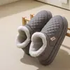 Zapatos de algodón PU, impermeables y antideslizantes, nuevo modelo 2025, adecuados para parejas, para uso en exteriores y en casa, con forro de felpa para abrigar, pantuflas de algodón cerradas para hombre y mujer, otoño