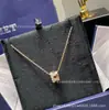 Colar de Favo de Mel Shangmei de Alta Qualidade, Colar Sol de Favo de Mel, Banhado a Ouro V 18K Versátil de Luxo Leve para Afinar a Cintura