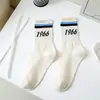 Meias com calça de tubarão femininas outono e inverno meias ins maré rede infravermelho usar listrado japonês letra meias esportivas