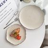 [Plato de Encaje Crema Estilo Palacio Francés Cerámica Ins Retro Relieve Plato para Comida Occidental Plato de Postre Defectos]