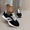 Tamanho Plus Modelo Novo Transfronteiriço Primavera/Verão 2026 Tênis Casuais Femininos com Solado Grosso que Aumentam a Altura, Sapatos Esportivos Patchwork, Moda Estudantil