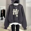 Primavera, Otoño e Invierno 2025 Nueva Sudadera Pulóver de Estilo Americano con Estampado de Letras, Holgada, Falso Dos Piezas, Cuello Semi-Alto para Mujer, Engrosada con Forro Polar, Longitud Media