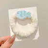 Scrunchie de Pelúcia Fofo em Formato de Peixe na Cor Creme para Mulheres, Novo Estilo 2025, Elástico de Cabelo que Não Danifica o Cabelo, Corda Elástica para Cabelo, Acessório de Cabelo