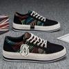 Sapatos de pano de palha Tênis masculinos personalizados da moda primavera 2025 Novos sapatos masculinos de veludo cotelê Sapatos casuais de pescador Estudante