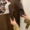 Mules Fechadas com Solado Grosso de Bolinhas Estilo Birkenstock Outono/Inverno 2026 Slip-On Versátil Confortável