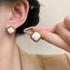 Pendientes retro cuadrados de colores contrastantes de estilo coreano, moda de nicho, sentido de alta gama, elegantes pendientes únicos con gotas de aceite, joyería simple para las orejas.