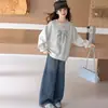 Conjunto de Ropa para Niñas 2026 Nueva Moda Infantil para Niñas Mayores, Conjunto de Dos Piezas de Sudadera con Cuello Redondo y Jeans para Primavera y Otoño