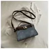 Bolso Cuadrado Pequeño de Diseño Único para Mujer, Nuevo Estilo Verano 2026, Versátil Color Block Chic de Lujo Ligero Bolso de Hombro y Cruzado