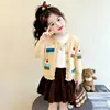Casaco de tricô para meninas, estilo primavera e outono, nova coleção 2026, moda infantil, look de outono para bebês meninas, cardigã de tricô