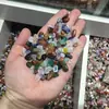 Fabricante Venta al por Mayor Rosa Púrpura Amarillo Verde Blanco Grava de Cristal Piedra en Bruto Tazón Desmagnetizador Almohada de Cristal Pecera Maceta Decoración Artesanía