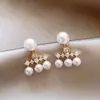 Pendientes de Perlas Redondas con Aguja Plateada, Tachuelas Vintage Estilo Corte, Pendientes Exquisitos Versátiles de Gama Alta con un Diseño Único