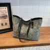 Bolsa Tote Simples de Ombro Estilo Coreano Novo Modelo 2026 para Estudantes, Bolsa de Algodão Acolchoada de Grande Capacidade, Bolsa de Trabalho Ins