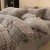 Conjunto Quente Espesso de Inverno De Rong Imitação de Caxemira Conjunto de Quatro Peças Veludo Coral Veludo Leite Adicionado Capa de Edredom com Lã Lençol de Cama Roupa de Cama