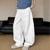 Jeans Branco Retro Americano de Cintura Alta Cortado a Tesoura para Homens Primavera e Outono Design High Street Solto que Valoriza Caimento Amplo na Barra