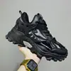 Zapatos de papá para hombre ins zapatos de moda 2026 Otoño nuevo estilo suela gruesa para aumentar altura estilo coreano ropa casual zapatos deportivos luminosos para hombre