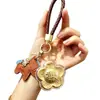 Colgante para Teléfono Flor de Dinero Texturizada en Oro Macizo Artesanía Shuibei, Llavero de Cuerda de Cuero de Caballo Pequeño Lindo Estilo Ins para Novia