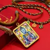 Pharma Buddha Coleção Dourada Colorida Thangka Vibrante Cinco Direções Estilo Tibetano Buda de Mãos Meias Pingente Amuleto Caixa Dourada Gawu Colar Venda por Atacado