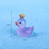 Musgo Micro-Paisaje Lindo Pato Luminoso con Corona Figura Decoración DIY Paisajismo Acuario Adorno Pequeño de Escritorio